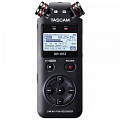 Tascam DR-05X портативный PCM стереорекордер со встроенными микрофонами, WAV/MP3, размеры 61 × 141 × 26 мм, вес без батареек 120 г